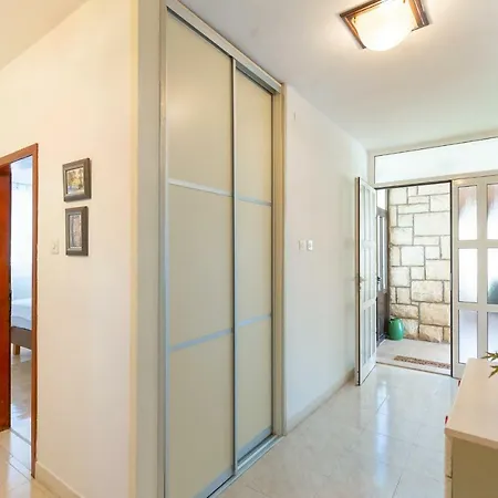 Apartment Sky Breeze