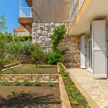 Apartment Sky Breeze